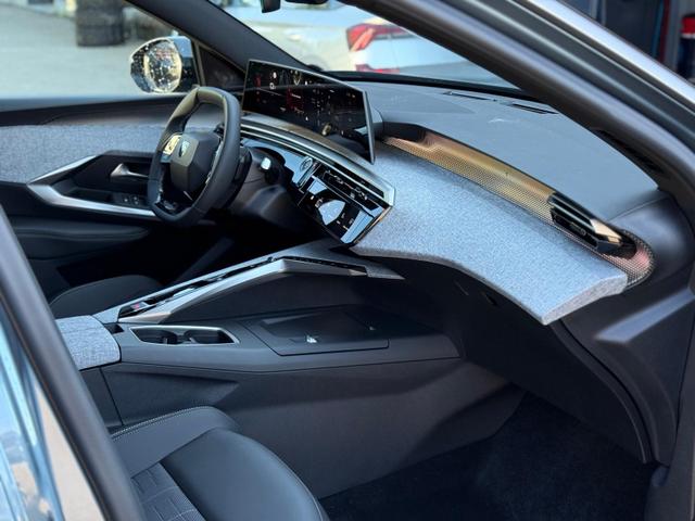 3008 GT HYBRID 145 e-DSC6 *AHK*360°*NAVI*19"*Matrix LED*Winterpak*E-Heck* 