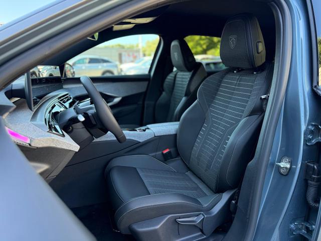3008 GT HYBRID 145 e-DSC6 *AHK*360°*NAVI*19"*Matrix LED*Winterpak*E-Heck* 