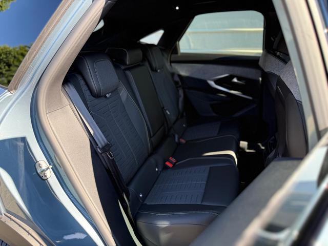 3008 GT HYBRID 145 e-DSC6 *AHK*360°*NAVI*19"*Matrix LED*Winterpak*E-Heck* 