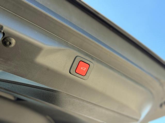 3008 GT HYBRID 145 e-DSC6 *AHK*360°*NAVI*19"*Matrix LED*Winterpak*E-Heck* 