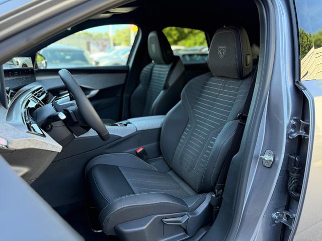 3008 GT HYBRID 145 e-DSC6 *AHK*360°*NAVI*19"*Matrix LED*Winterpak*E-Heck* 