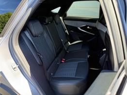 Peugeot 3008 GT HYBRID 145 e-DSC6 *AHK*360°*NAVI*19"*Matrix LED*Winterpak*E-Heck* 