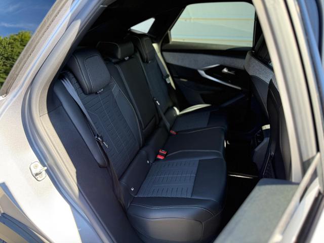 3008 GT HYBRID 145 e-DSC6 *AHK*360°*NAVI*19"*Matrix LED*Winterpak*E-Heck* 
