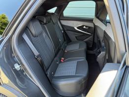 Peugeot 3008 GT HYBRID 145 e-DSC6 *AHK*360°*NAVI*19"*Matrix LED*Winterpak*E-Heck* 