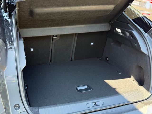 Peugeot 3008 GT HYBRID 145 e-DSC6 *AHK*360°*NAVI*19"*Matrix LED*Winterpak*E-Heck* 