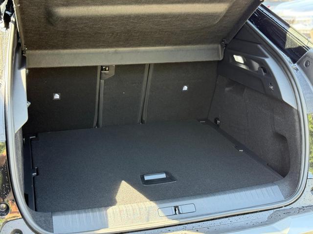 Peugeot 3008 Allure HYBRID 145 e-DSC6 *AHK*NAVI*360°*19"*LED*ACC*Winterpak* 