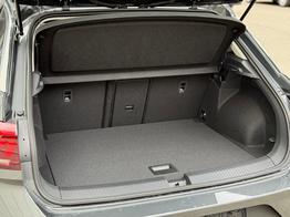 Volkswagen T-Roc Life 1.5 TSI DSG AHK*Android Auto*R2D*SHZ*Keyless*Kamera*17"*ParkAsst*2Z Klimaauto 