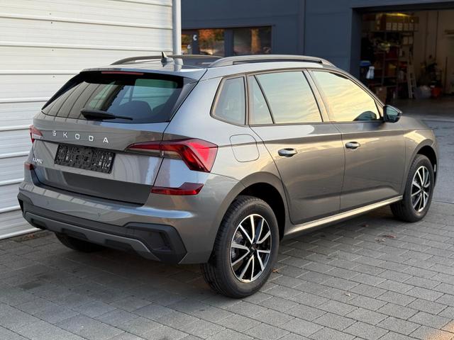 Skoda Kamiq Selection 1.0 TSI DSG AHK*Alu*8tfach*SHZ*Kamera*Keyless*2Z Klimaauto* 