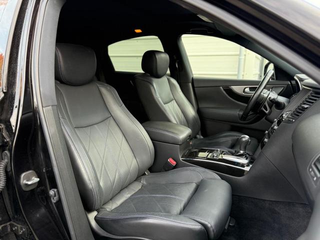 Infiniti QX70 3.7 V6 Navi*SHZ*AHK 