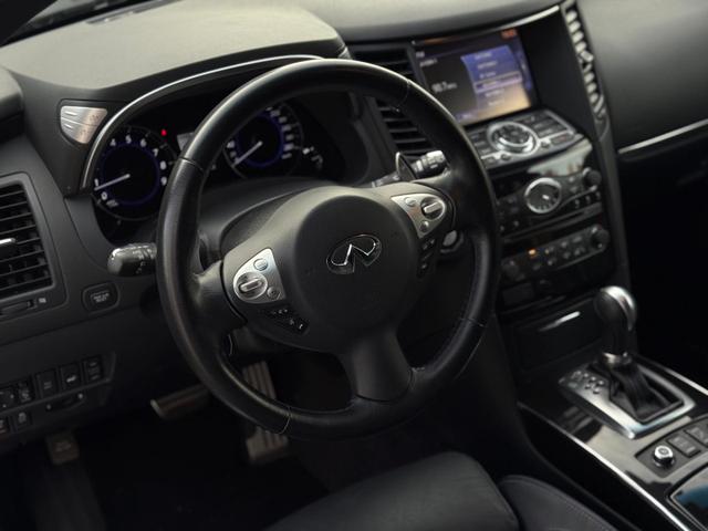 Infiniti QX70 3.7 V6 Navi*SHZ*AHK 