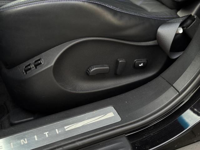 Infiniti QX70 3.7 V6 Navi*SHZ*AHK 