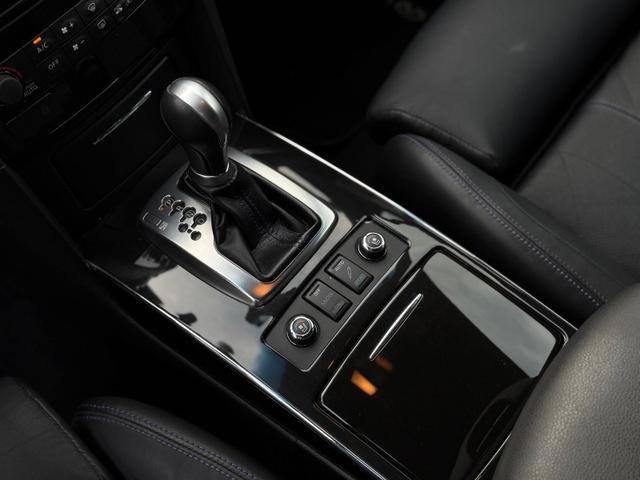 Infiniti QX70 3.7 V6 Navi*SHZ*AHK 