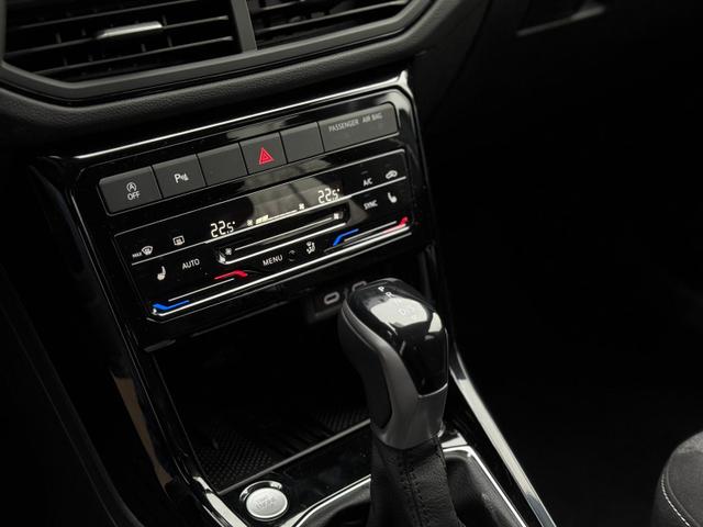 Volkswagen T-Cross LIFE 1.0 TSI DSG AHK*Android Auto*SHZ*Matrix-LED*Kamera*Keyless*17" 