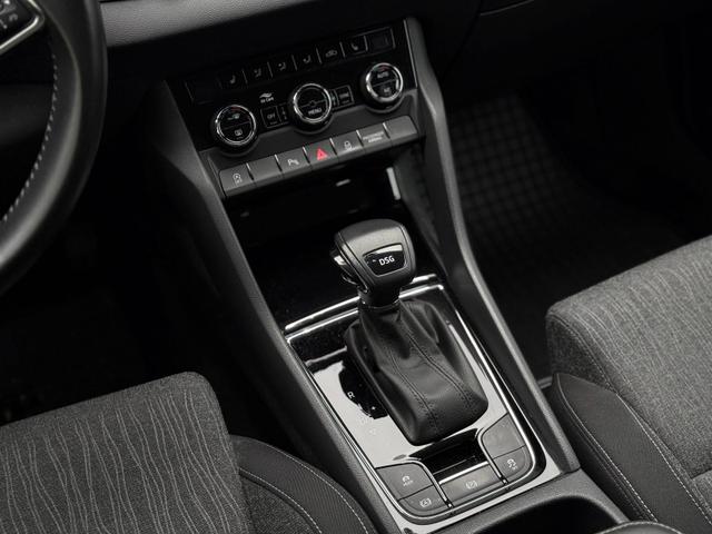 Skoda Karoq Style 1.5 TSI ACC*Navi*SHZ*AHK* 