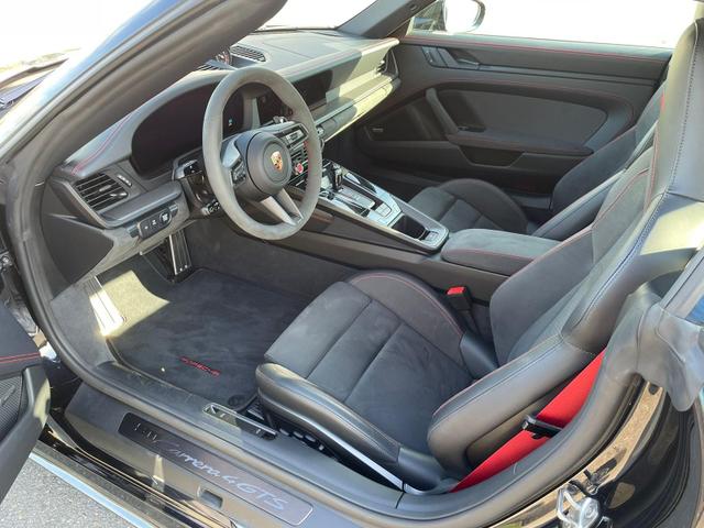 Porsche 992 (911) Carrera 4 GTS Cabrio *HD-Matrix*BOSE*Lift 