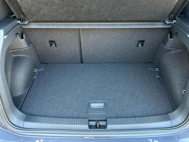 Volkswagen T-Cross R-Line 1.5 TSI DSG AHK*Android Auto*SHZ*Matrix-LED*Kamera*Keyless*18" 