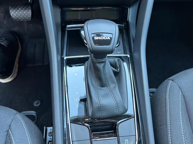 Skoda Karoq Selection 1.5 TSI DSG AHK*Android Auto*Keyless*SHZ*PDC*Klimaauto*SUNSET*LED 