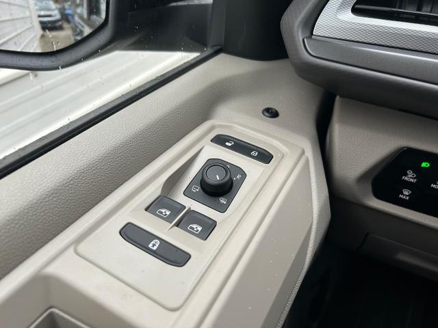 Volkswagen T7 Multivan Business 2.0 TDI, DSG AHK*7 Sitz*NAVI*Android Auto*SHZ*Matrix*17"*Kamera*3Z Klimaauto* 
