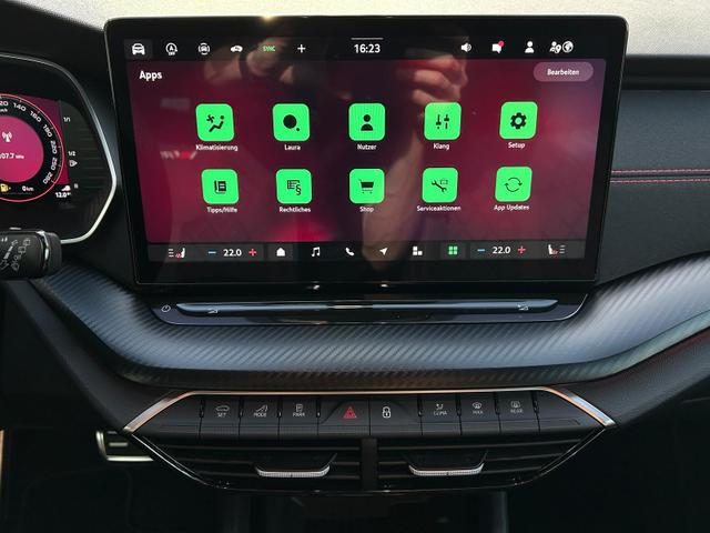 Skoda Octavia Combi RS Kombi 2.0 TSI DSG 265 PS AHK*Panorama*DCC*19"*Android Auto*Navi*SHZ*360&deg;*E-Heck 