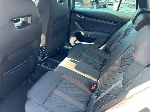 Skoda Octavia Combi RS Kombi 2.0 TSI DSG 265 PS AHK*Panorama*DCC*19"*Android Auto*Navi*SHZ*360&deg;*E-Heck 