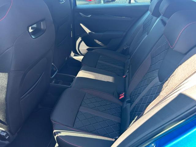 Skoda Octavia Combi RS Kombi 2.0 TSI DSG 265 PS AHK*Panorama*DCC*19"*Android Auto*Navi*SHZ*360&deg;*E-Heck 