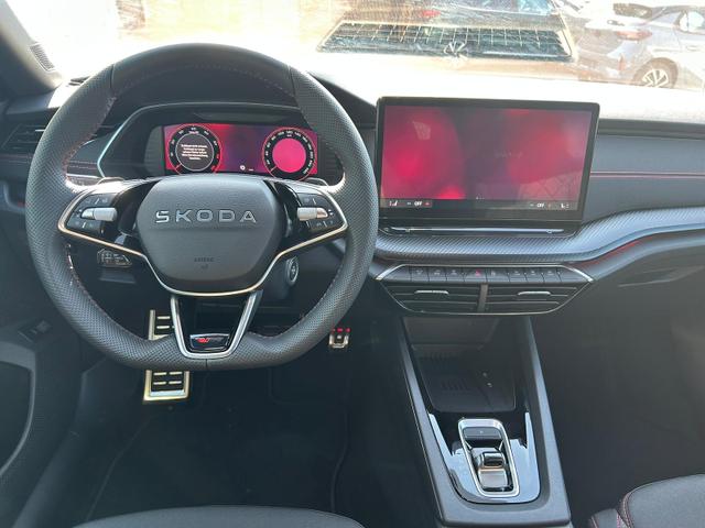 Skoda Octavia Combi RS Kombi 2.0 TSI DSG 265 PS AHK*Panorama*DCC*19"*Android Auto*Navi*SHZ*360&deg;*E-Heck 