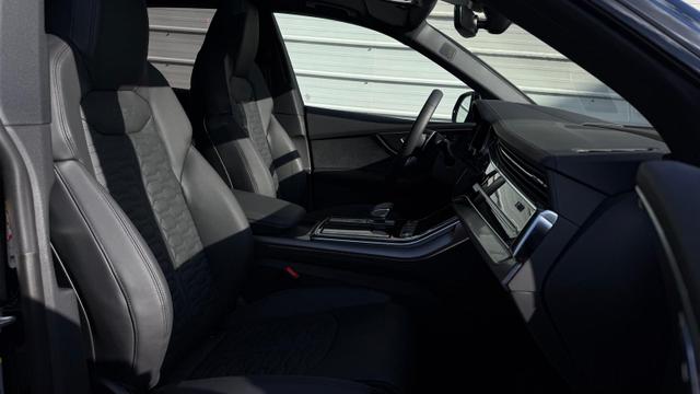 Audi RS Q8 performance 4.0l Quattro 640 PS VOLL*UPE 196TEUR* TOP 