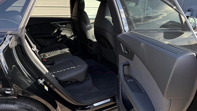 Audi RS Q8 performance 4.0l Quattro 640 PS VOLL*UPE 196TEUR* TOP 