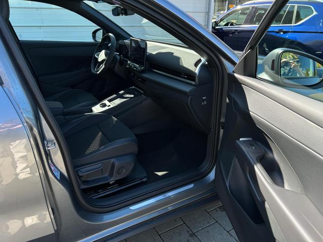 Volkswagen T-Roc R-Line 1.5 eTSI DSG Neues Modell*AHK*Matrix*19"*Android Auto*EasyOpen*SHZ*Kamera*ParkAsstPro*ACC*Keyless 