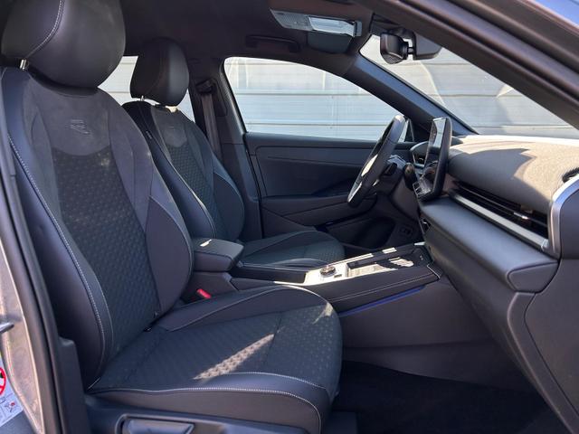 Volkswagen T-Roc R-Line 1.5 eTSI DSG Neues Modell*AHK*Matrix*19"*Android Auto*EasyOpen*SHZ*Kamera*ParkAsstPro*ACC*Keyless 