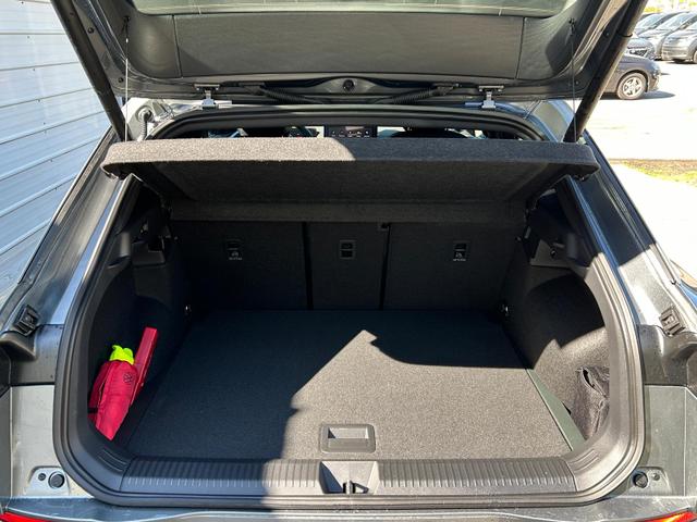 Volkswagen T-Roc R-Line 1.5 eTSI DSG Neues Modell*AHK*Matrix*19"*Android Auto*EasyOpen*SHZ*Kamera*ParkAsstPro*ACC*Keyless 