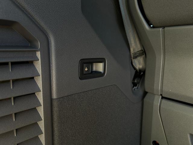 Volkswagen T7 Multivan Business 2.0 TDI, DSG AHK*7 Sitz*NAVI*Android Auto*SHZ*Matrix*17"*Kamera*3Z Klimaauto* 