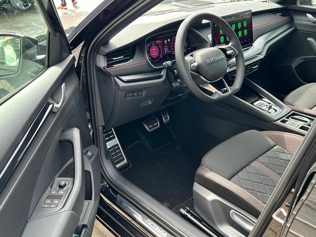 Skoda Octavia Combi RS Kombi 2.0 TSI DSG 265 PS AHK*Panorama*DCC*Android Auto*Navi*SHZ*360&deg;*E-Heck 
