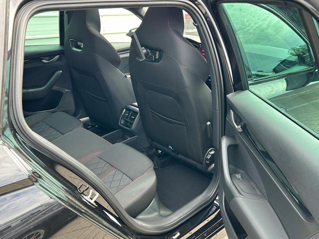Octavia Combi RS Kombi 2.0 TSI DSG 265 PS AHK*Panorama*DCC*Android Auto*Navi*SHZ*360&deg;*E-Heck 