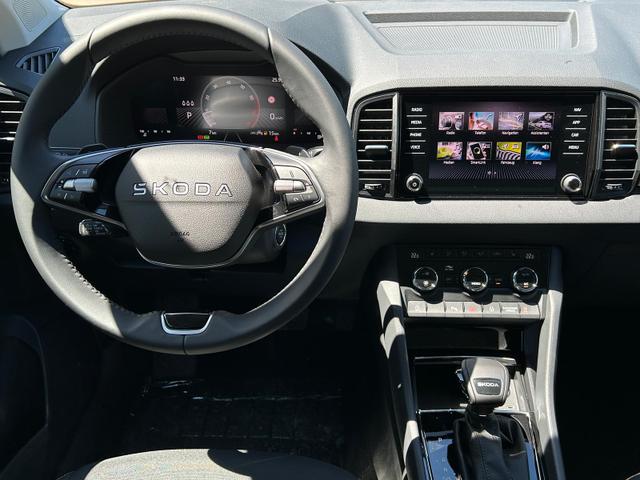 Skoda Karoq Extra 1.5 TSI DSG AHK*Android Auto*SHZ*ACC*Keyless*Kamera*17" LM* 2Z Klimaauto*SUNSET 