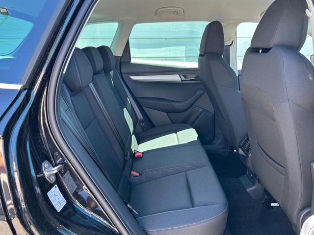 Skoda Karoq Extra 1.5 TSI DSG AHK*Android Auto*SHZ*ACC*Keyless*Kamera*17" LM* 2Z Klimaauto*SUNSET 