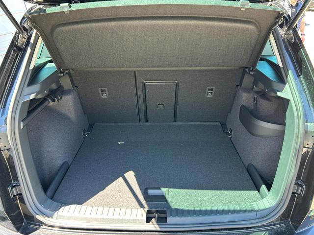 Skoda Karoq Extra 1.5 TSI DSG AHK*Android Auto*SHZ*ACC*Keyless*Kamera*17" LM* 2Z Klimaauto*SUNSET 