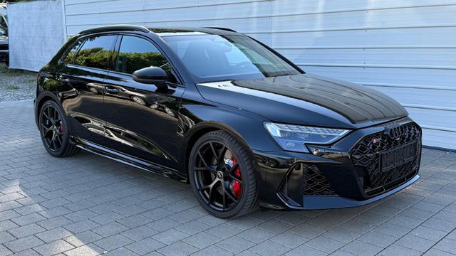 Audi RS3 Sportback - 2.5l Quattro S tronic NAVI*SONOS*ParkAsst*360&deg;*Matrix*AsstPak*Keyless*
