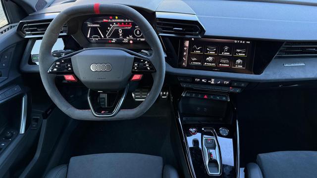 RS3 Sportback 2.5l Quattro S tronic NAVI*SONOS*ParkAsst*360&deg;*Matrix*AsstPak*Keyless* 