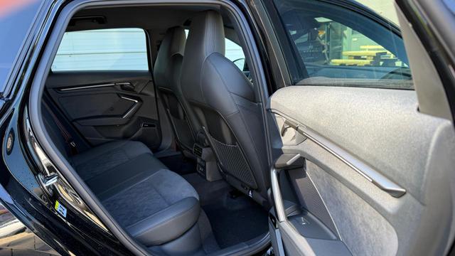 RS3 Sportback 2.5l Quattro S tronic NAVI*SONOS*ParkAsst*360&deg;*Matrix*AsstPak*Keyless* 