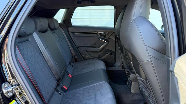 RS3 Sportback 2.5l Quattro S tronic NAVI*SONOS*ParkAsst*360&deg;*Matrix*AsstPak*Keyless* 