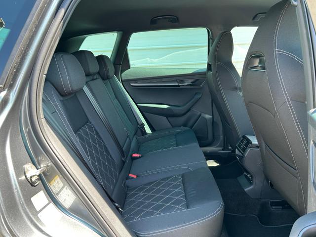Skoda Karoq Sportline 2.0 TDI DSG AHK*NAVI*Android Auto**SHZ*Keyless*Kamera*ACC 
