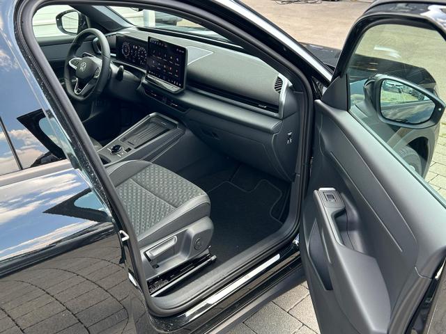 Volkswagen T-Roc R-Line 1.5 eTSI DSG Neues Modell*AHK*Matrix*19"*Android Auto*EasyOpen*SHZ*Kamera*ParkAsstPro*ACC*Keyless 