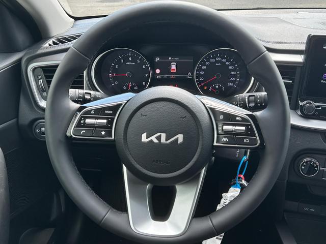 Kia Ceed Silver Android 1.5 T-GDi, DCT Auto*Navi*WinterPak*Kamera*Klima*PDC hinten 