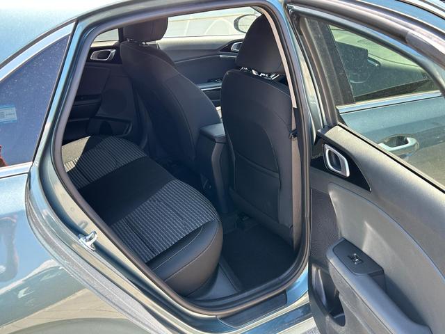 Kia Ceed Gold Android 1.5 T-GDi, DCT Auto*Navi*WinterPak*Klimaauto*16"*Kamera*PrivacyGlas* 