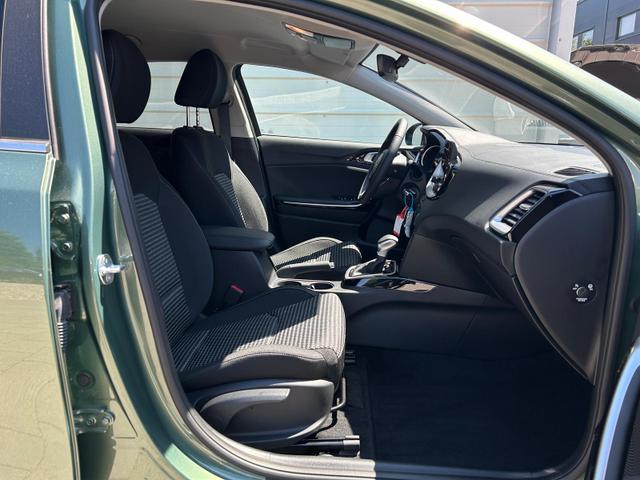 Kia Ceed Gold Android 1.5 T-GDi, DCT Auto*Navi*WinterPak*Klimaauto*16"*Kamera*PrivacyGlas* 