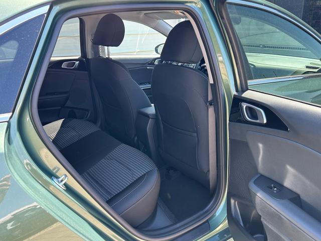 Kia Ceed Gold Android 1.5 T-GDi, DCT Auto*Navi*WinterPak*Klimaauto*16"*Kamera*PrivacyGlas* 