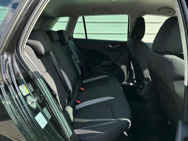 Skoda Kamiq Extra 1.5 TSI DSG AHK*Android Auto*BlackPak*Keyless*SHZ*Kamera*5J Garantie*Klimaauto 