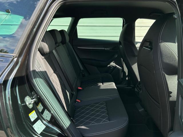 Skoda Karoq Sportline 1.5 TSI DSG AHK*NAVI*Android Auto**SHZ*Keyless*Kamera*ACC 