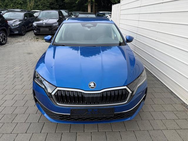 Skoda Octavia Combi Selection Kombi 1.5 TSI DSG AHK*Android Auto*ACC*SHZ*E-Heck*Keyless*Kamera*2Z Klimaauto 